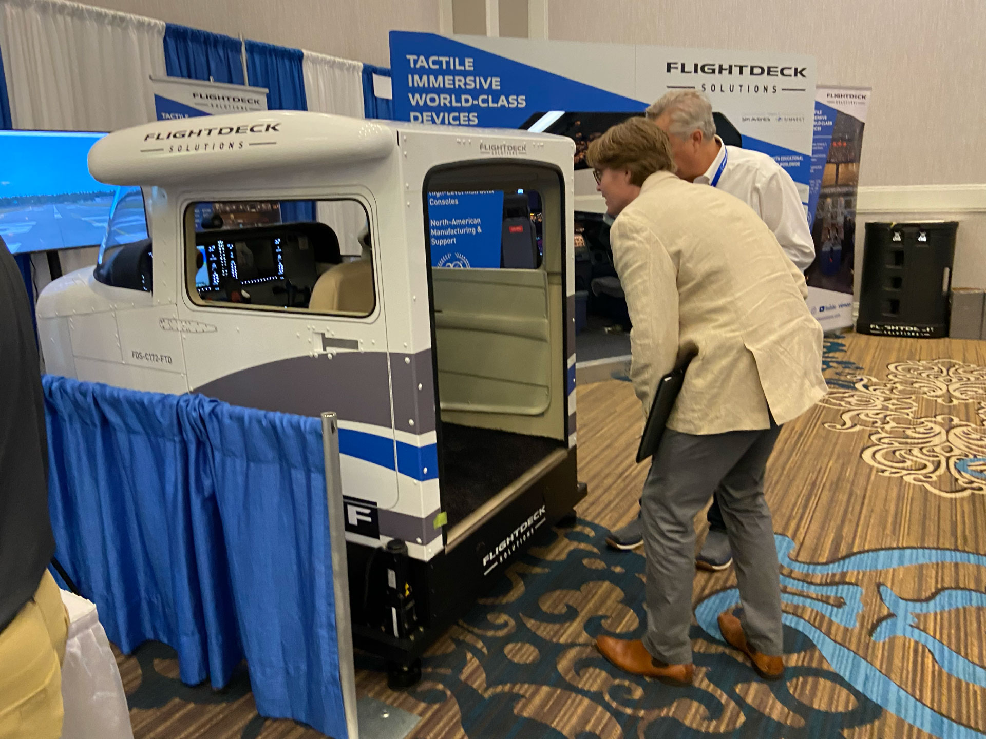 (heli)Flight Deck Solutions B737 CDU② heli)Flight Deck Solutions B737 CDU① B737MAX